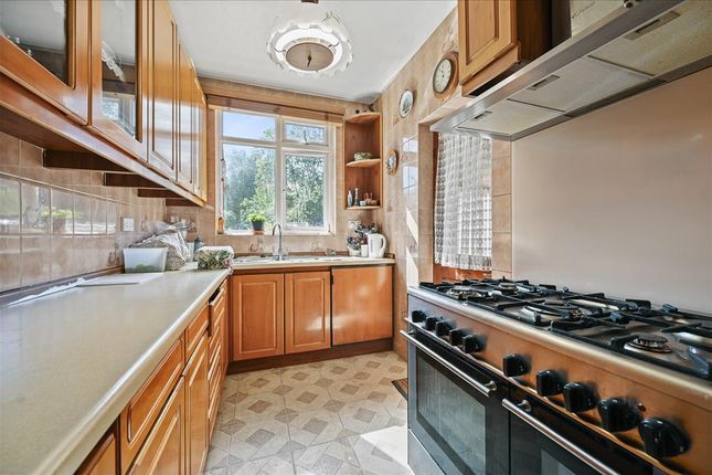 108, Drayton Road, London photo 4