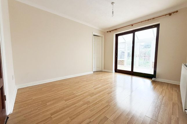 9, Sycamore Drive, Hailsham photo 3