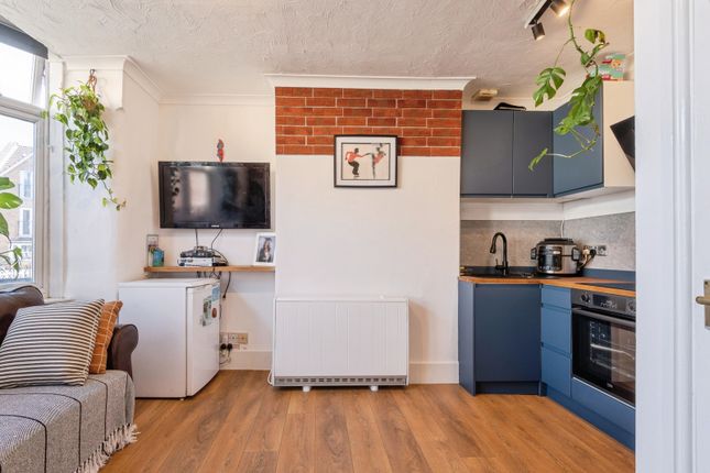 Flat 1, 36, Silver Street, Somerset photo 4