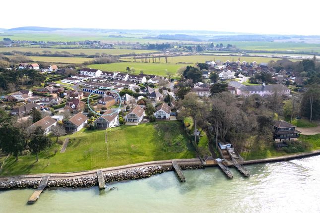 15 Waters Edge, Bouldnor, Yarmouth photo 2
