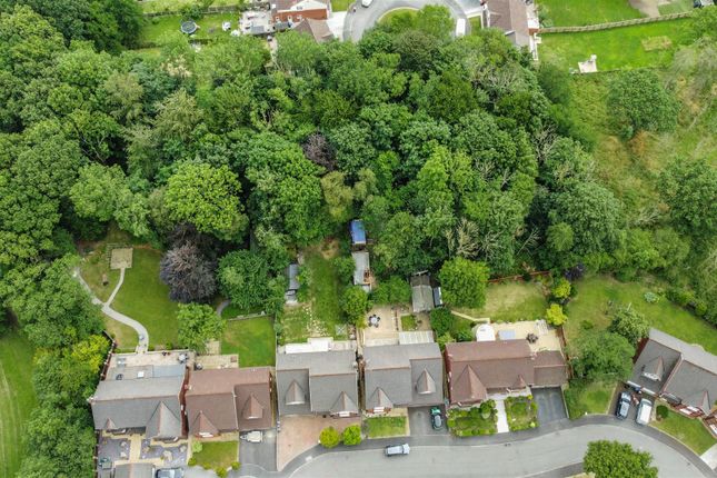 52, Highwoods Park, Blackburn photo 4