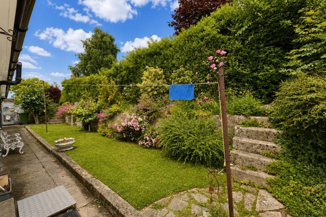 8, Orchard Leaze, Dursley photo 2