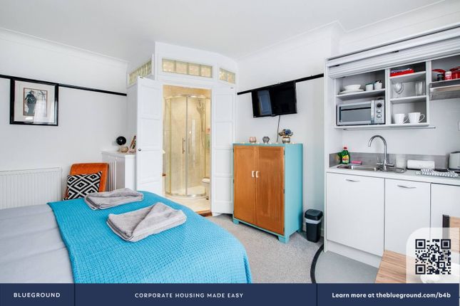 Victoria Road South, Southsea photo 5