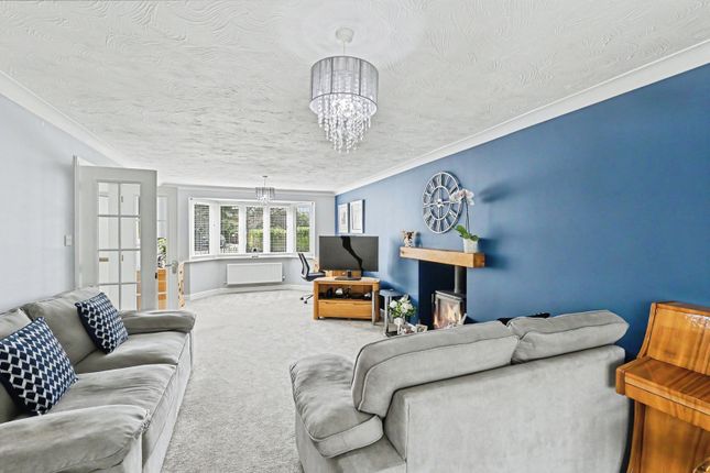 15, Lexden Close, Northampton photo 4