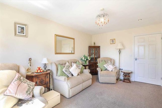 7, Normandy Close, Kettering photo 3