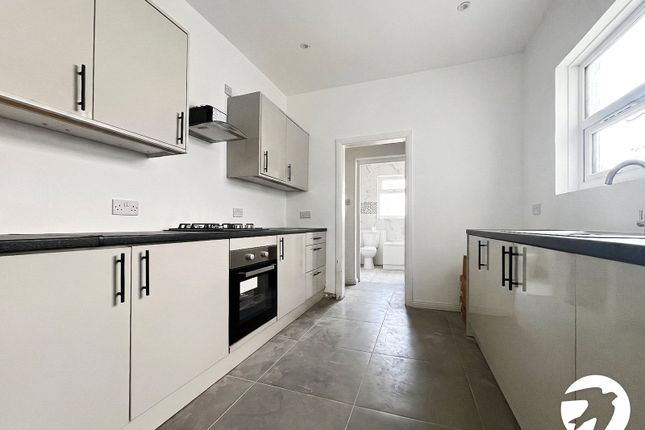 61, Alexandra Road, Erith photo 4