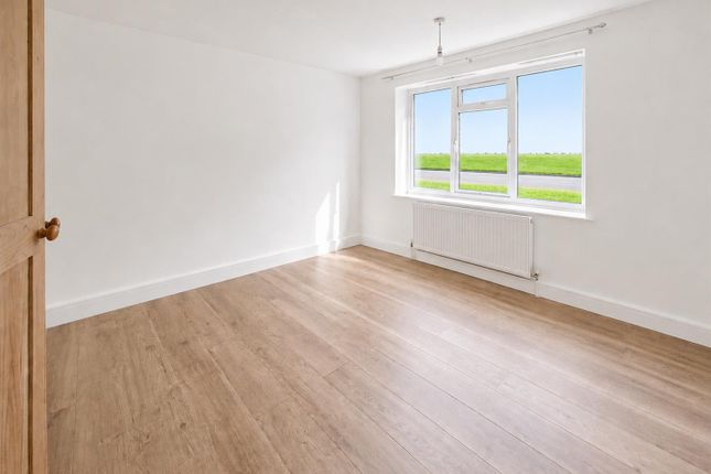 263, Weald Drive, Crawley photo 3