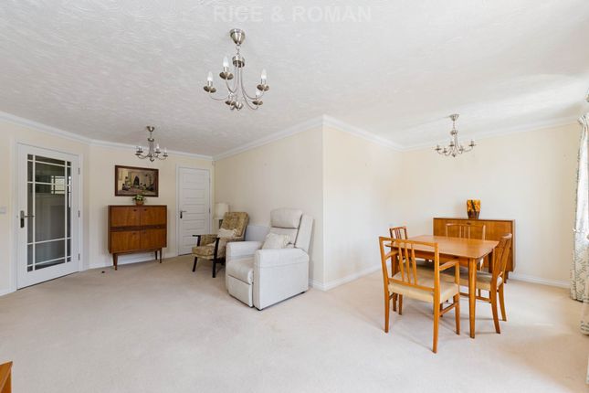 13 Headley Lodge, Leatherhead Road, Ashtead photo 4