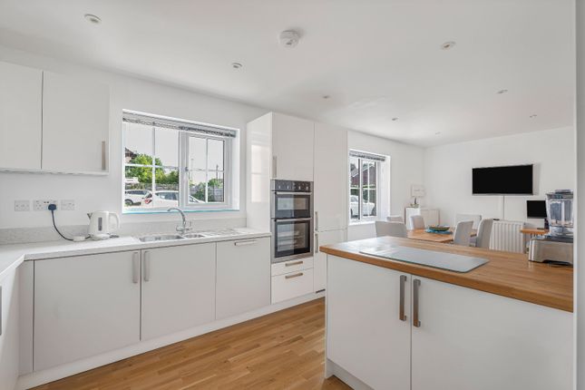 1, Bentley Court, Winchester Road photo 3