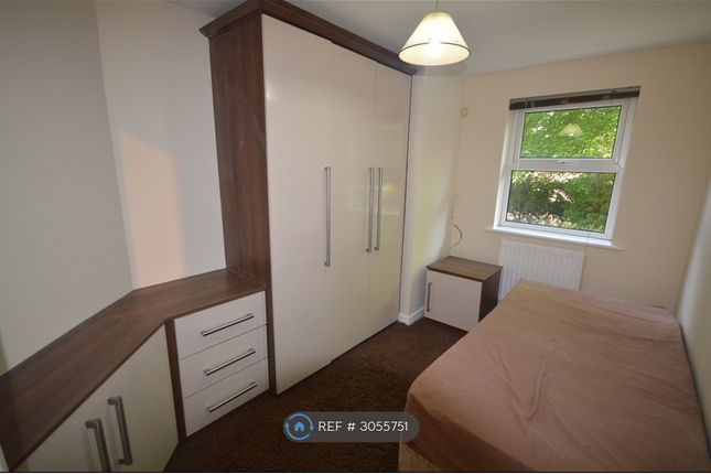 Flat, Redcot, Bolton photo 5