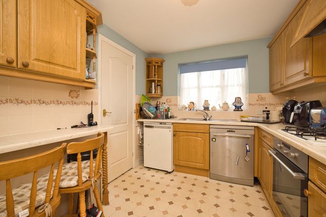14, Mariners Lea, Kent photo 2