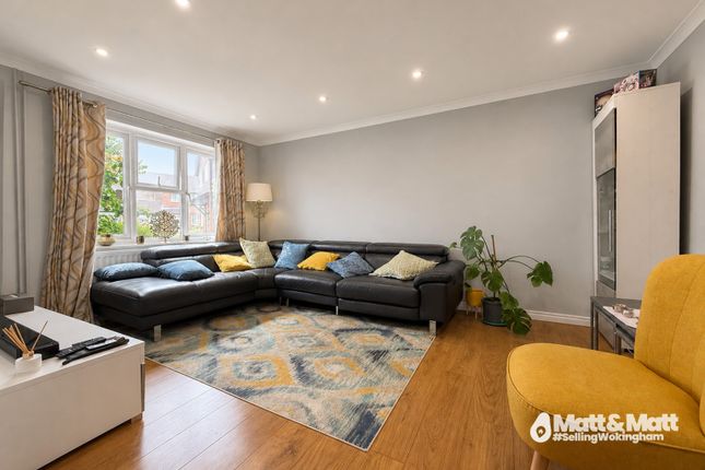 29 Ruby Close, Wokingham, Berkshire photo 2