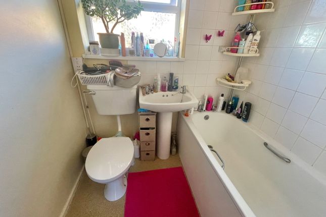 12, Station Road, Bourne photo 5