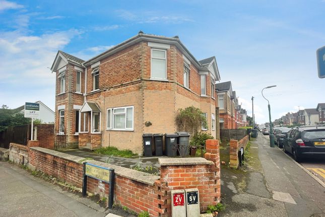 7-bed house on 59 Hankinson Road, Bournemouth, £410,000