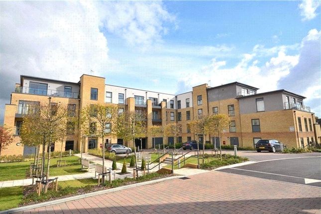 Thumbnail Flat to rent in Sterling Square, Broad Lane, Bracknell, Berkshire
