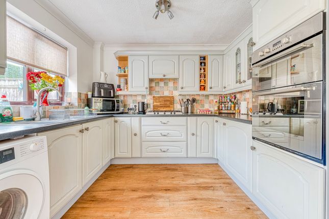 24 The Paddocks, Halesworth photo 2