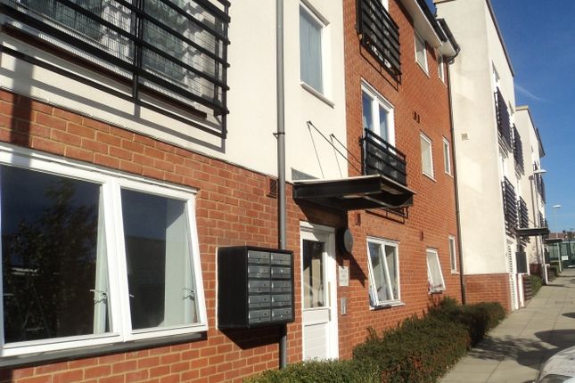 Thumbnail Flat for sale in Isham Place, Ipswich