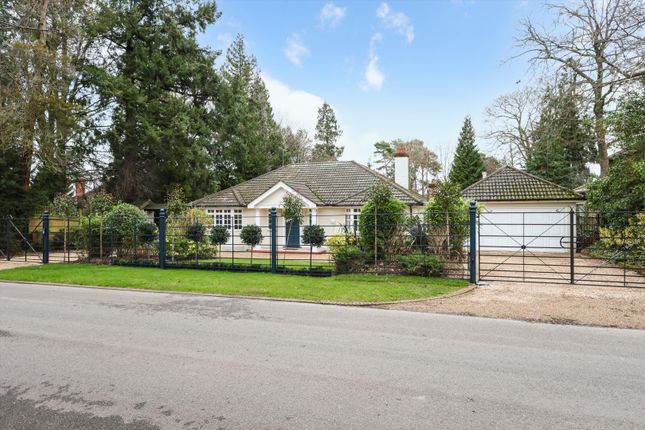 Thumbnail Detached house to rent in Queens Drive, Oxshott