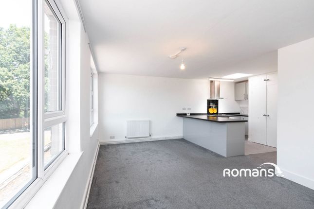 8, Ribble Place, Farnborough photo 4