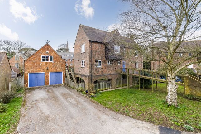 4 Mill Paddock, Abingdon photo 2