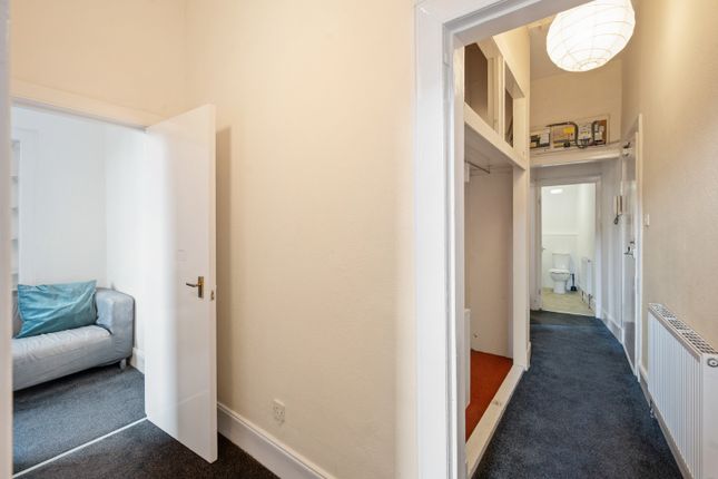 Flat 5, 30, Lady Lawson Street, Edinburgh photo 4
