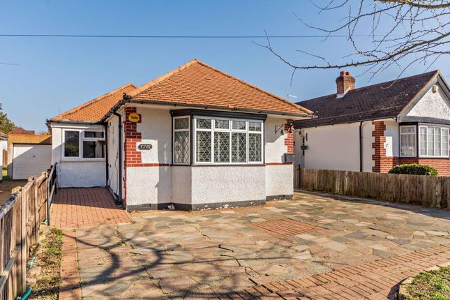 3-bed bungalow on 5, Woodford Crescent, Pinner, £3,000/mo