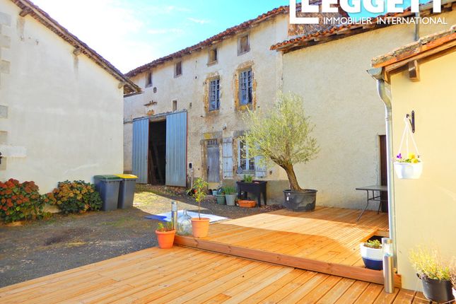 Villa for sale in Verneuil, Charente, Nouvelle-Aquitaine