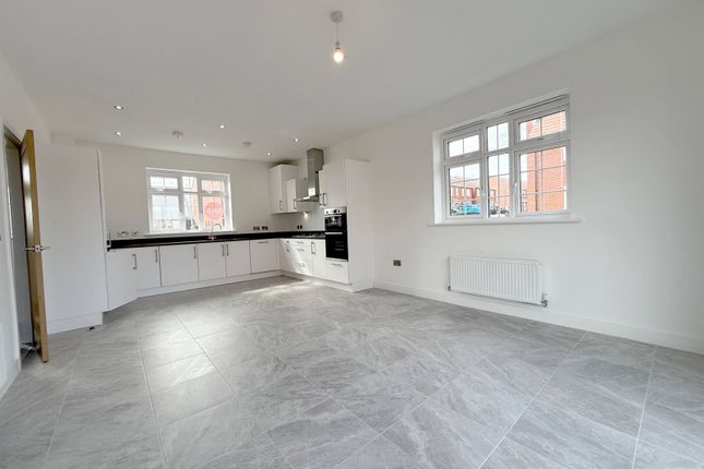 76 Redwing Road, Sandbach photo 4