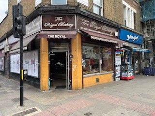 Restaurant/cafe to let in Stoke Newington High Street, London