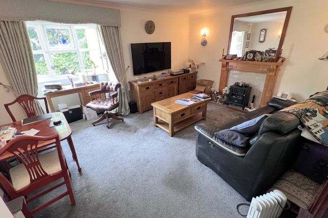 Flat 17 Berkeley Court, Moorside Road, Ferndown photo 2