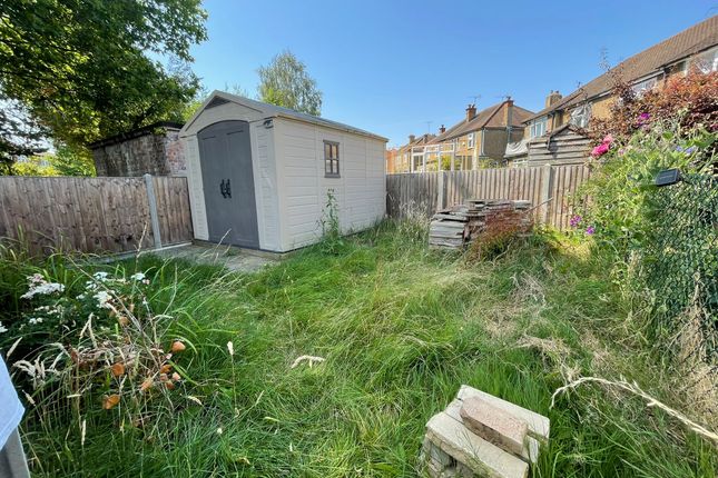 18, Windermere Avenue, Wembley photo 3