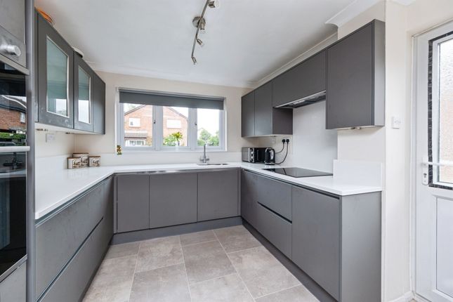 34, Sunridge Close, Newport Pagnell photo 4