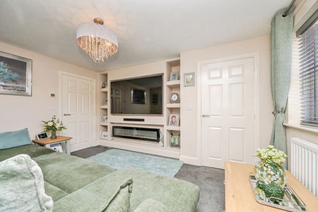16, Dunclent Close, Droitwich photo 4