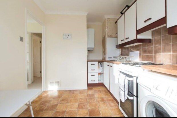 Flat to rent in Jodrell Road, London