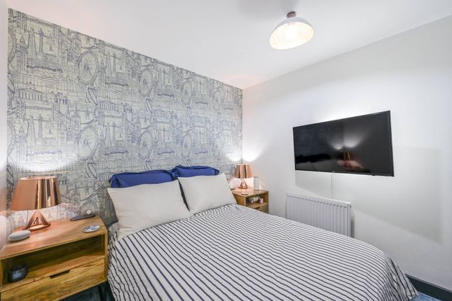 Flat for sale in Adriatic Apartments, Royal Docks, London