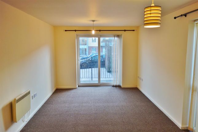 1, Hollin Bank Court, Blackburn photo 4