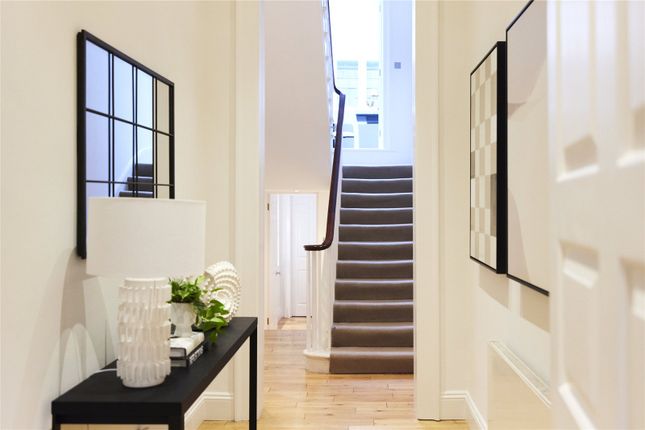 End terrace house for sale in Albion Street, London