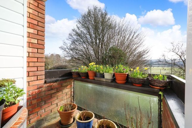 24 Greenacres, Rayleigh Road, Bristol photo 4