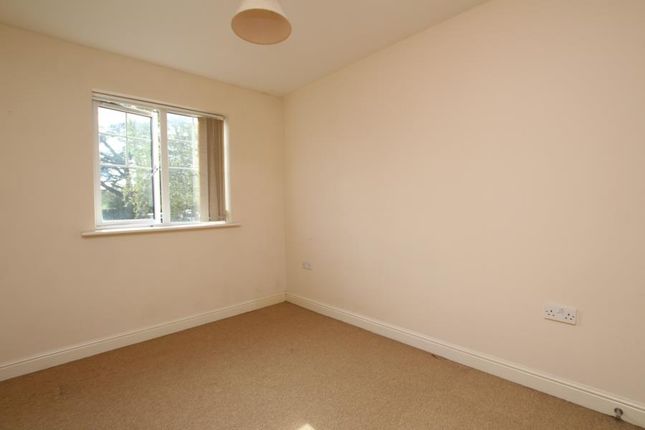 Flat 4 Woodlands Court, Woodlands Lane, Bristol photo 4