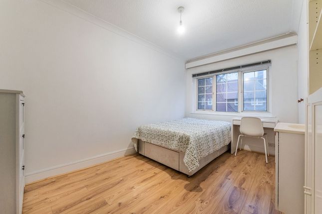 Studio to rent in Du Cane Road, London