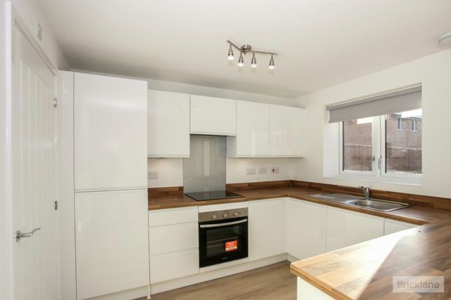 22, Stonemason Way, Peterborough photo 2