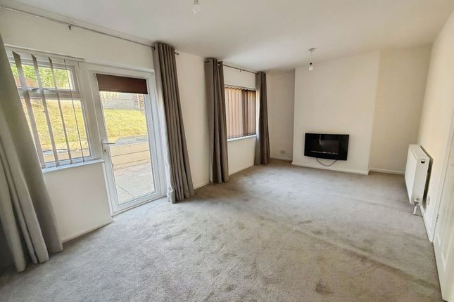 42, Ferndale Crescent, Kidderminster photo 3