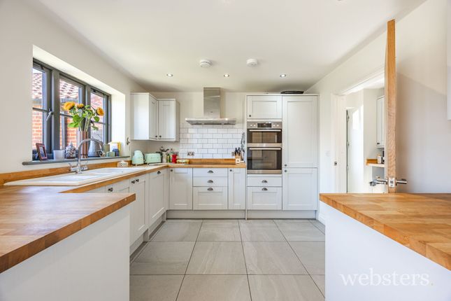 4 Rookery Close, Norwich photo 3