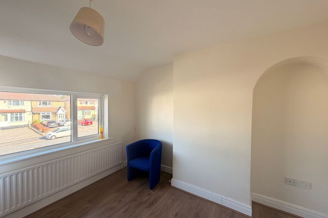 54 Elton Hall Ln, Wolverhampton photo 3