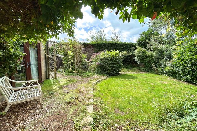 20 St. Andrews Drive, Crewe photo 4