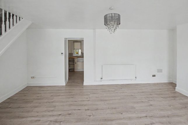 18 Cardiff Road, Merthyr Tydfil photo 4
