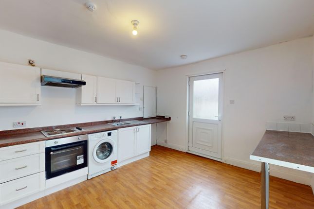 First Floor Flat, 117, Woodlands Road, Barry photo 3
