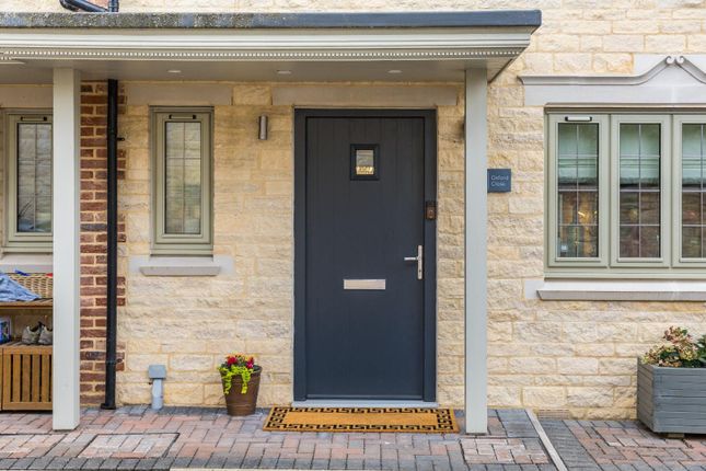 Vale Lodge, 19 Oxford Close, Nr.Abingdon on Thames photo 2