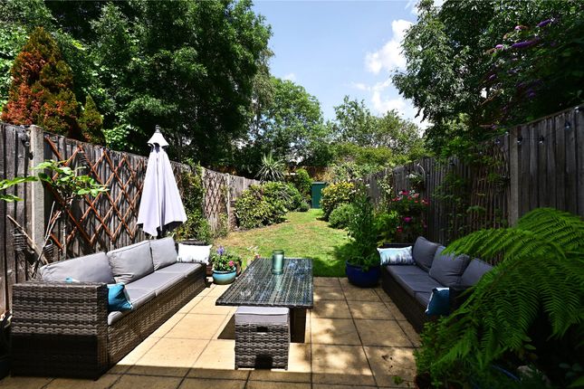 64, Hythe Road, Surrey photo 3