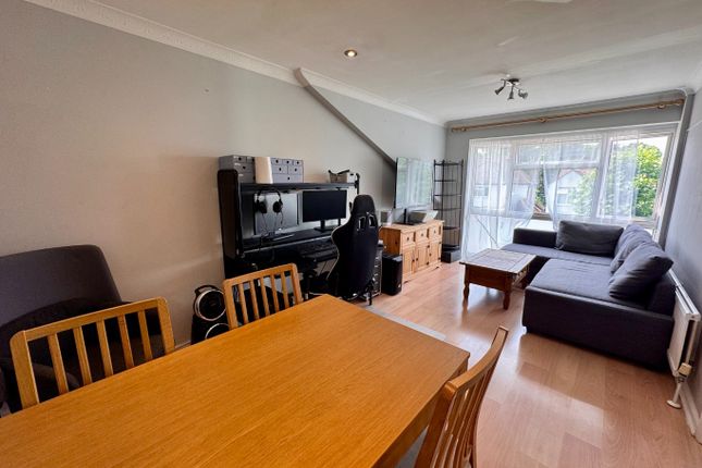 10, Langley Park, London photo 4